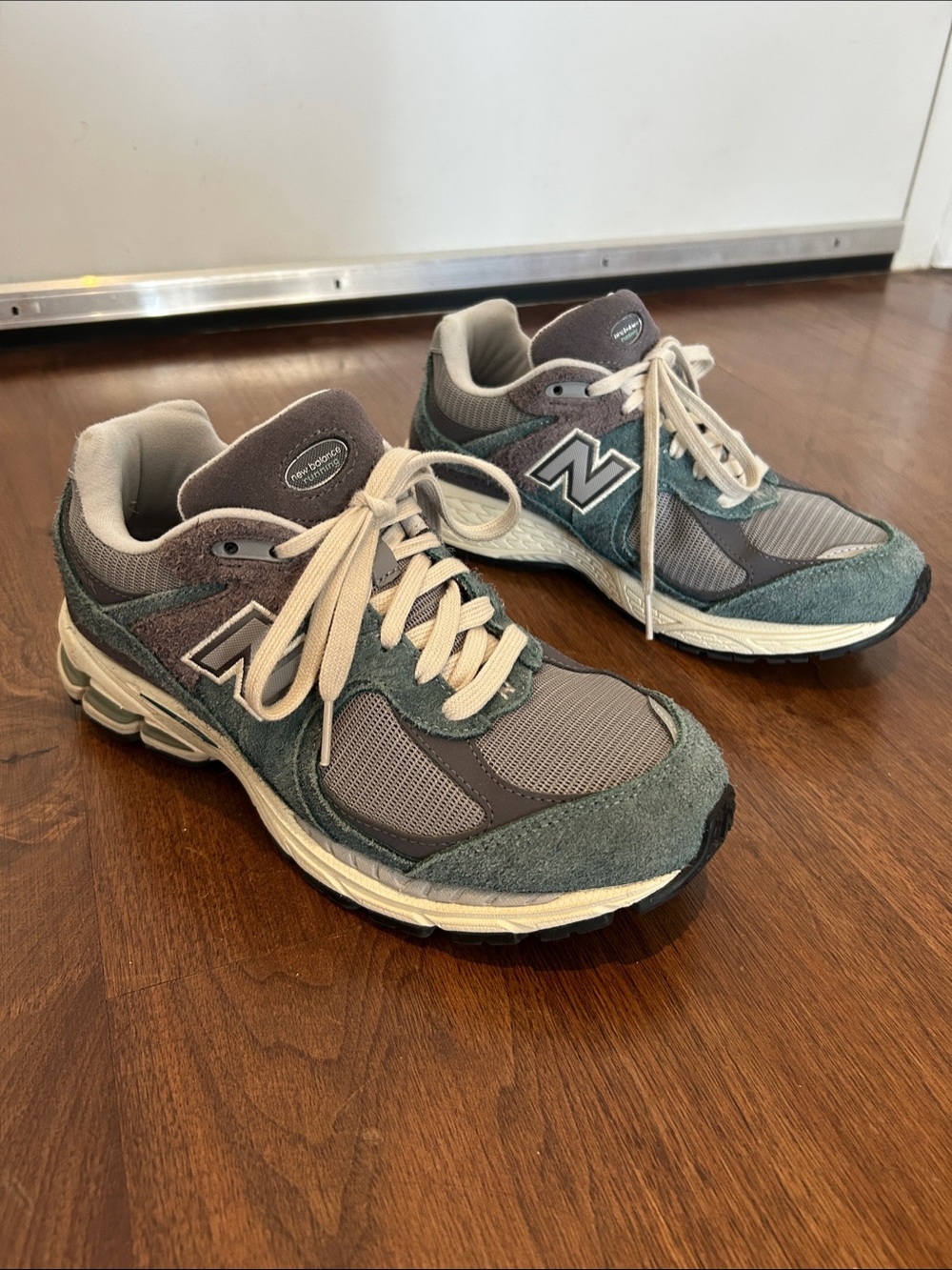 New Balance Men's Gray and Spruce Green 2002r Sneakers